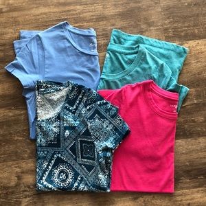 Lot tee shirts. Crew neck layering tees